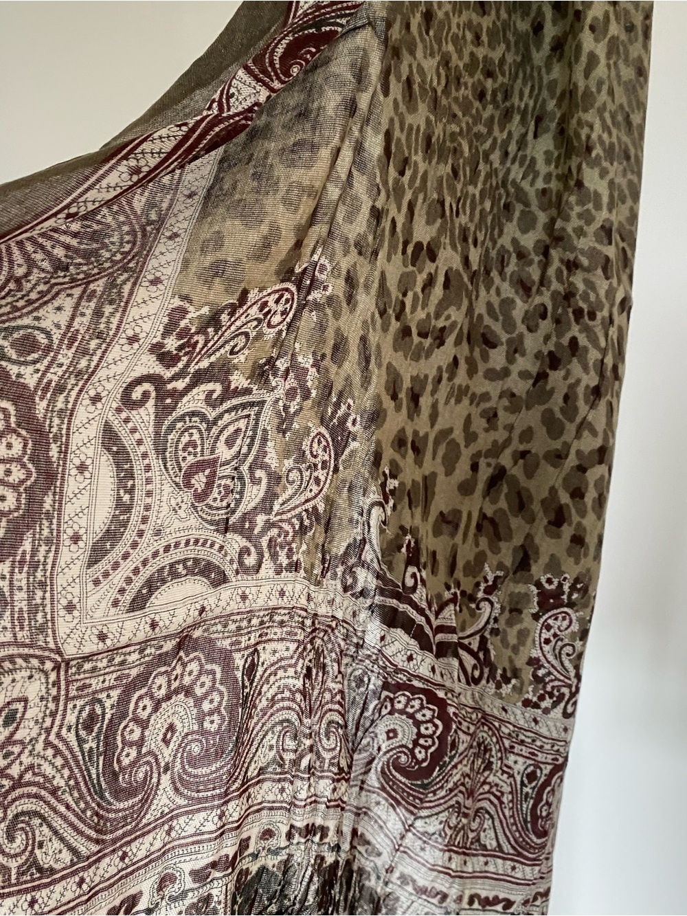 Massimo Dutti Leopard Paisley Print Lightweight Scarf - Picture 11 of 11